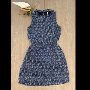 🧡 Xhilaration mini dress w/ high neck, blue flower, size S